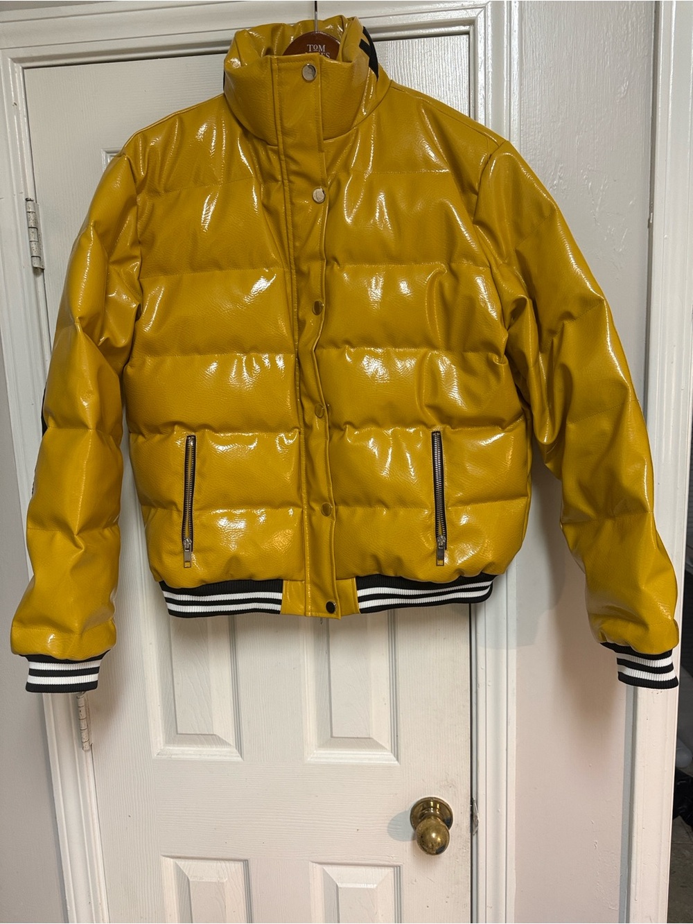E. Adonis Men's Yellow Puffer Jacket - - Picture 4 of 15